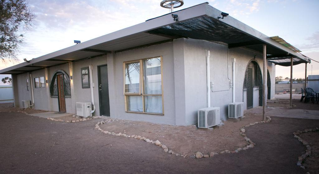 Breakaway Views 374 Alp St Hotel Coober Pedy Exterior photo